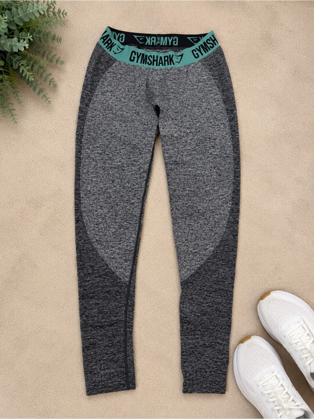 Gymshark Gray Seamless Leggings Medium Teal Logo Waistband